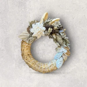 Szalma koszorú fehér selyemvirággal